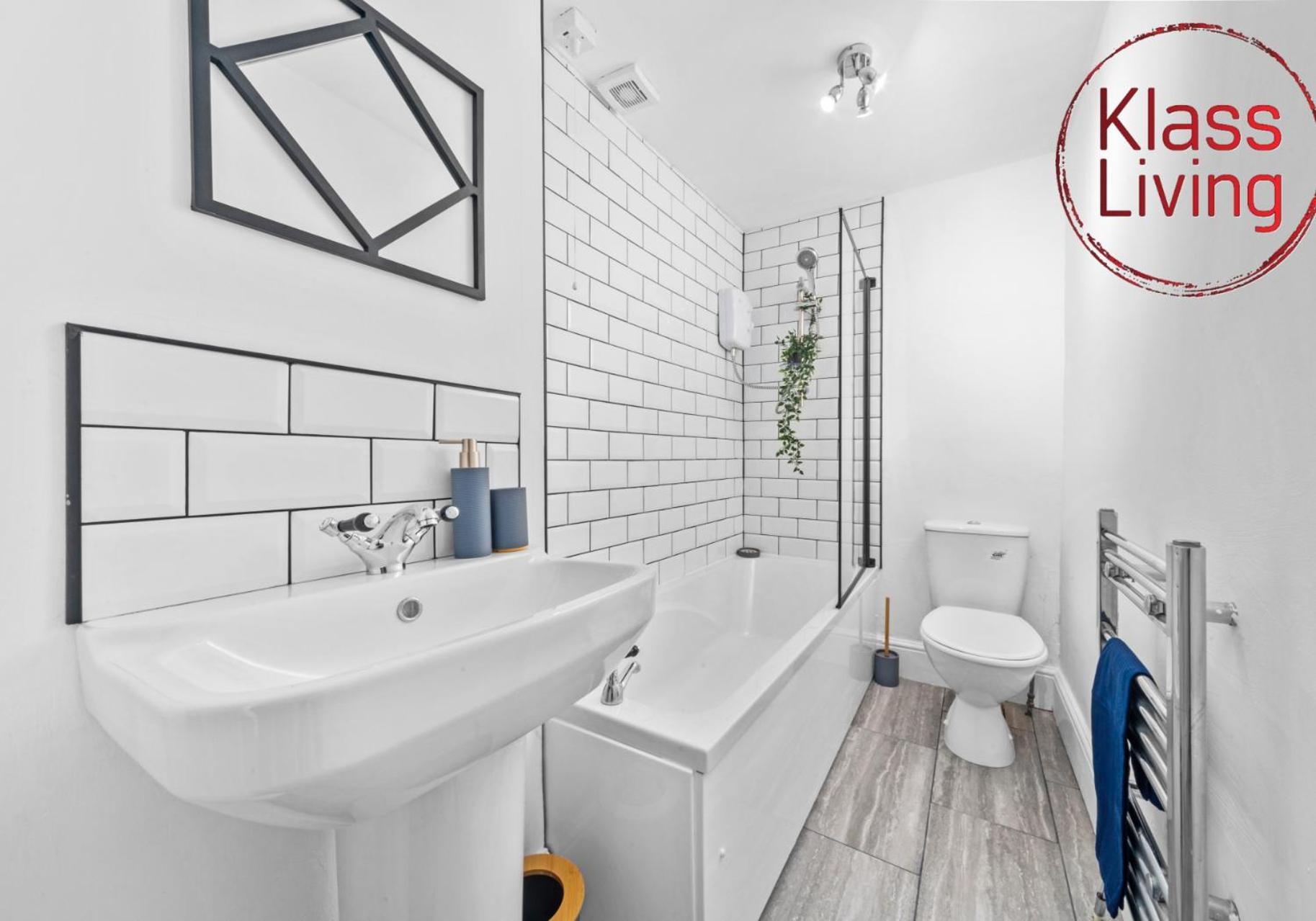 Garturk Apartment By Klass Living Коутбридж Екстериор снимка